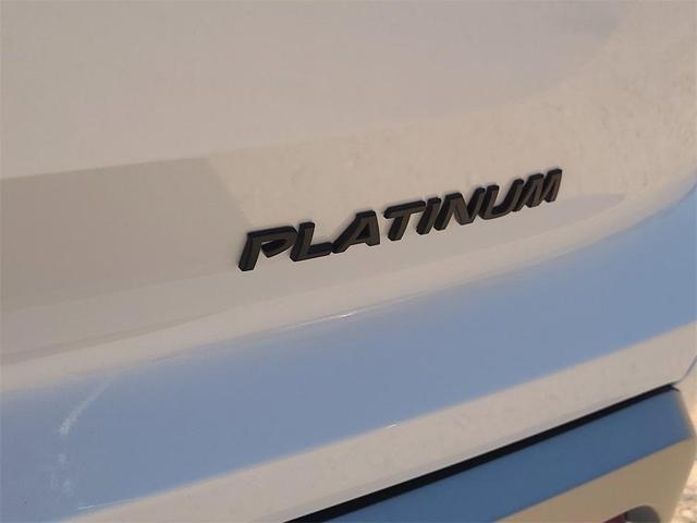 Photo of 2025 Everest White P Nissan Pathfinder