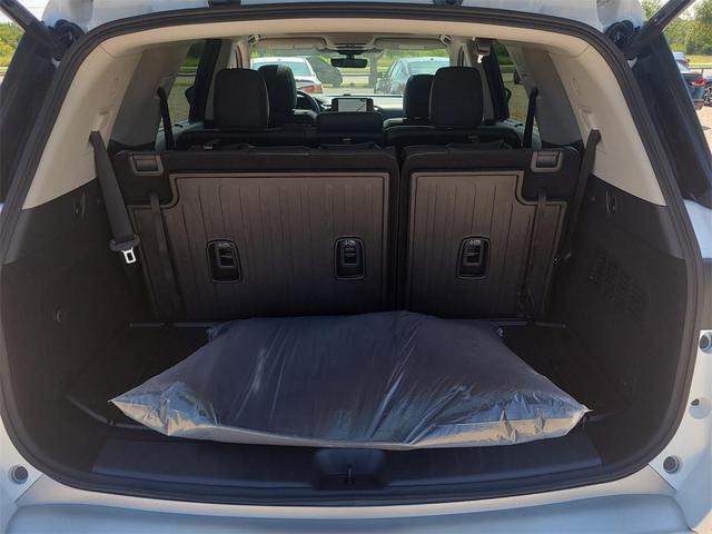 Photo of 2025 Everest White P Nissan Pathfinder