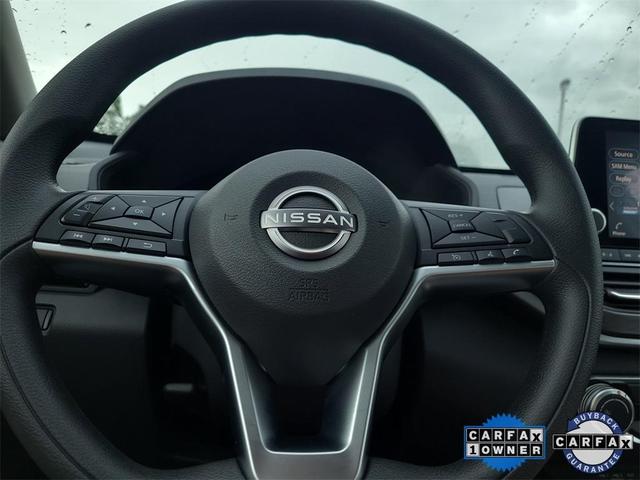 Photo of 2023 White Nissan Altima