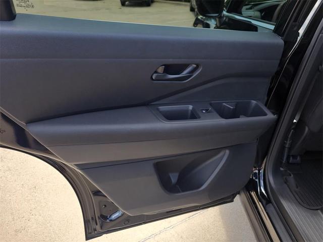 Photo of 2024 Black Nissan Pathfinder