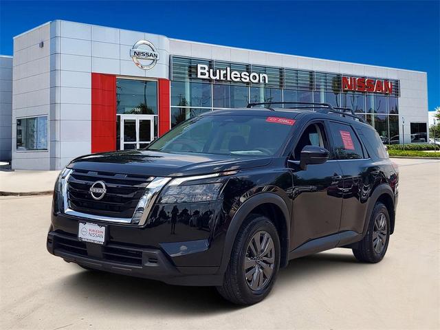 Photo of 2024 Black Nissan Pathfinder