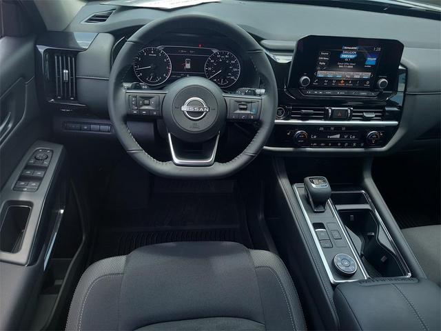Photo of 2024 Black Nissan Pathfinder