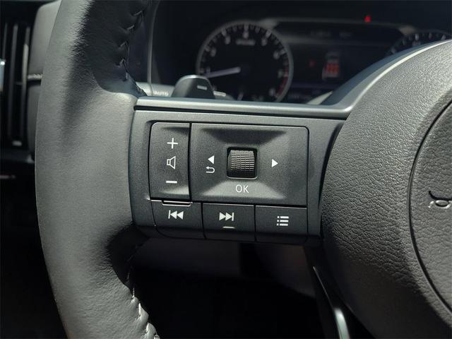 Photo of 2024 Black Nissan Pathfinder