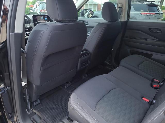 Photo of 2024 Black Nissan Pathfinder