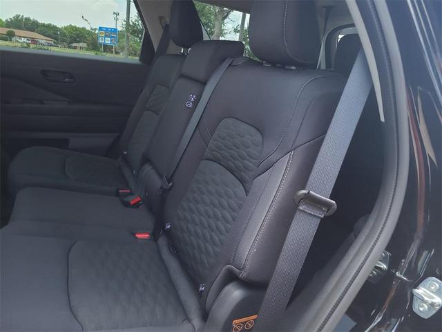 Photo of 2024 Black Nissan Pathfinder