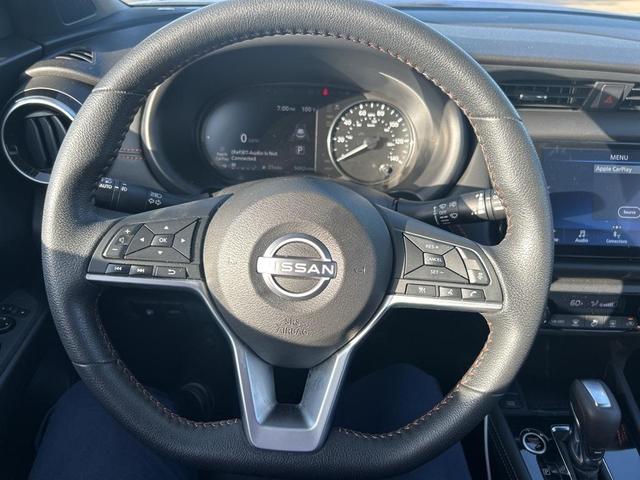 Photo of 2023 Electric Blue Metallic Nissan Kicks