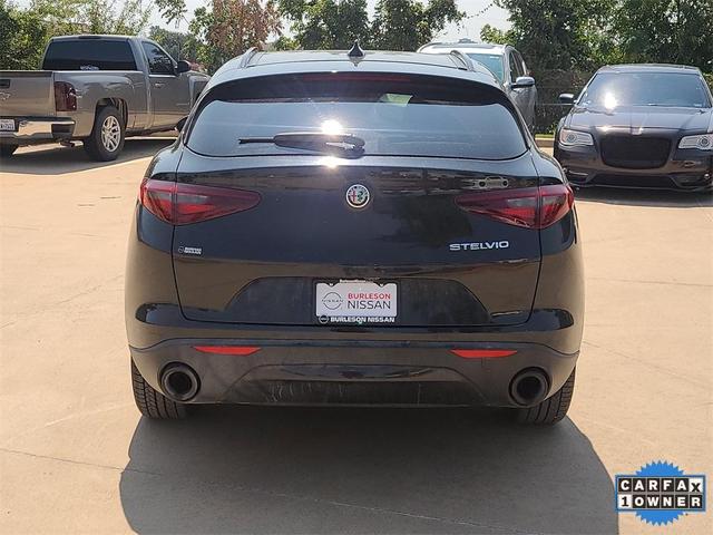 Photo of 2022 Vulcano Black Metallic Alfa Romeo Stelvio