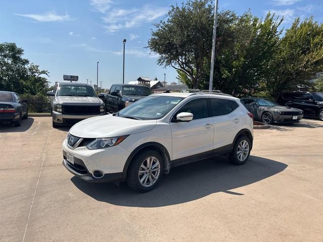 Photo of 2019 White Nissan Rogue Sport