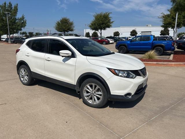 Photo of 2019 White Nissan Rogue Sport
