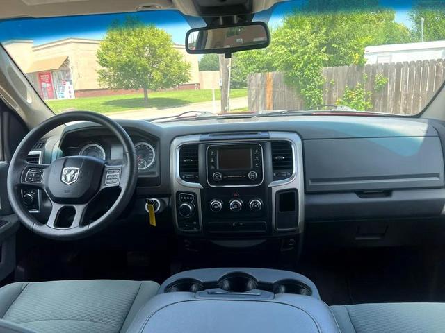 Photo of 2015 Maroon RAM 1500