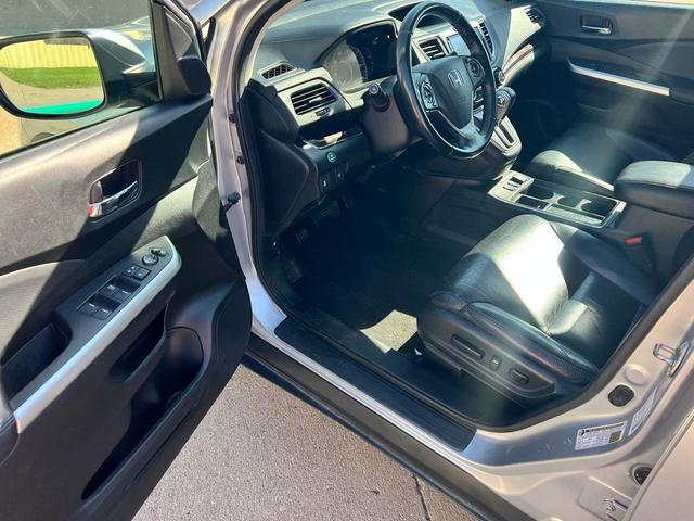Photo of 2015 Alabaster Silver Metallic Honda CR-V