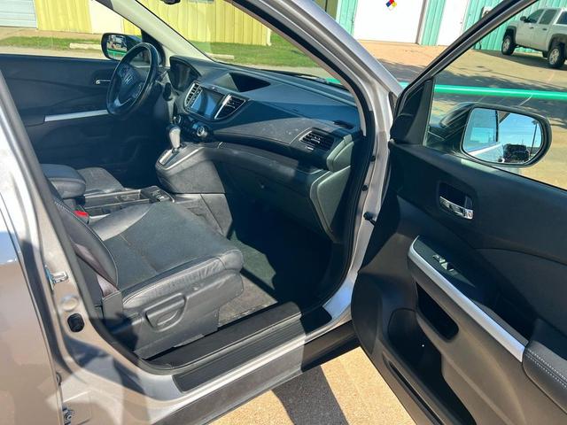 Photo of 2015 Alabaster Silver Metallic Honda CR-V