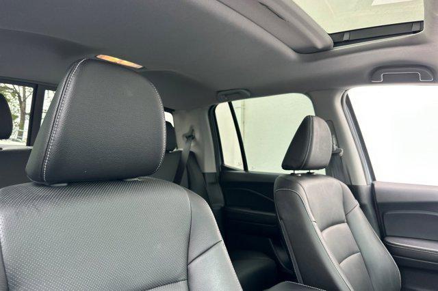 Photo of 2024 Gray Honda Ridgeline