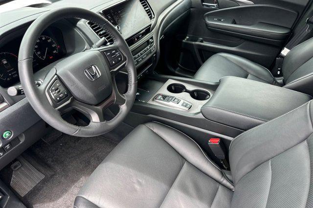 Photo of 2024 Gray Honda Ridgeline