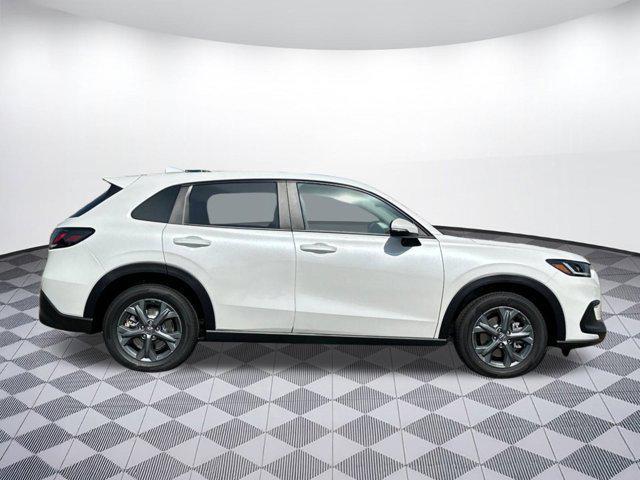 Photo of 2026 Platinum White Pearl Honda HR-V