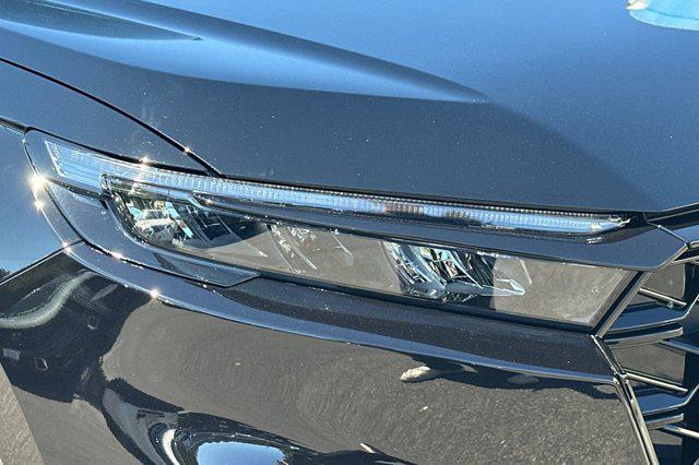 Photo of 2026 Crystal Black Pearl Honda CR-V Hybrid