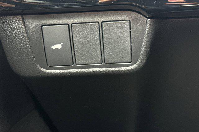 Photo of 2026 Platinum White Pearl Honda CR-V
