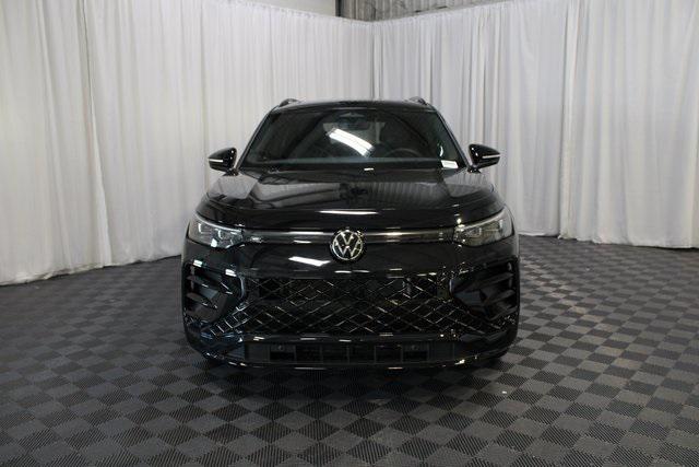 Photo of 2025 Deep Black Pearl Volkswagen Tiguan