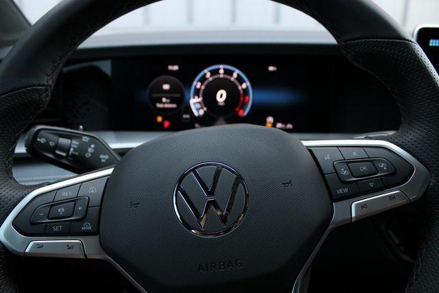 Photo of 2025 Deep Black Pearl Volkswagen Tiguan