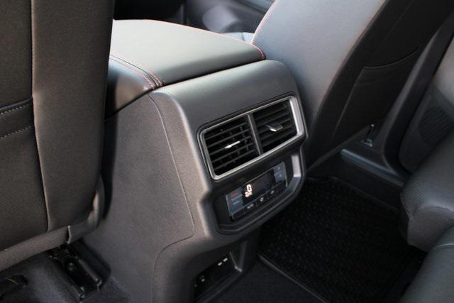 Photo of 2025 Pure White Volkswagen Atlas
