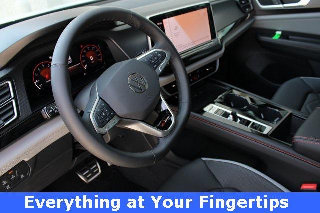 Photo of 2025 Pure White Volkswagen Atlas