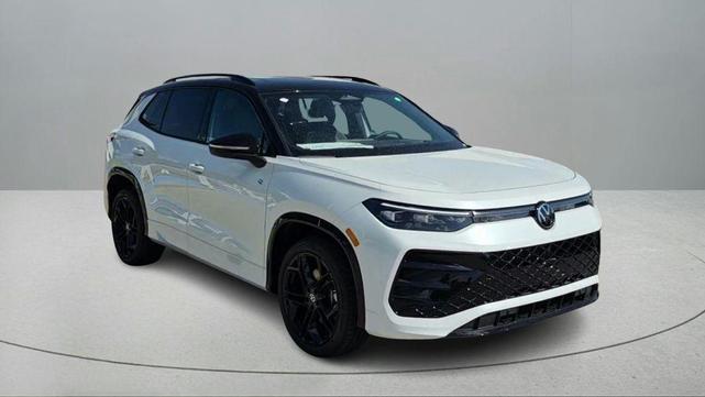 Photo of 2025 Opal White w/Deep Black Roof Volkswagen Tiguan