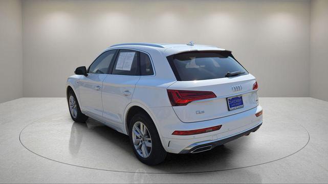 Photo of 2022 Glacier White Metallic Audi Q5