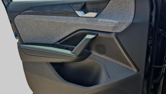 Photo of 2025 Deep Black Pearl Volkswagen Tiguan