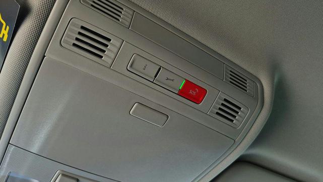 Photo of 2025 Pyrite Silver Metallic Volkswagen Taos