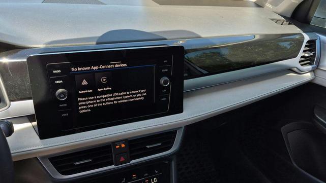 Photo of 2025 Pyrite Silver Metallic Volkswagen Taos