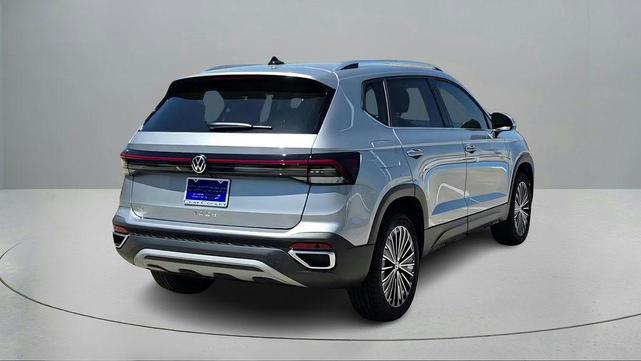 Photo of 2025 Pyrite Silver Metallic Volkswagen Taos