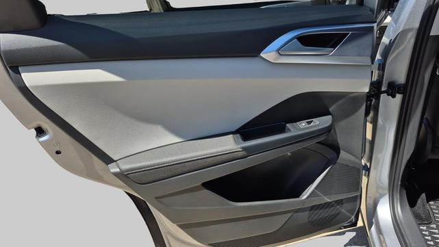 Photo of 2025 Pyrite Silver Metallic Volkswagen Taos
