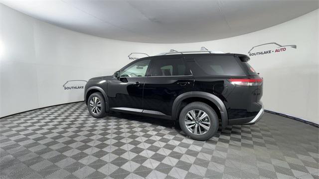 Photo of 2025 Super Black Nissan Pathfinder