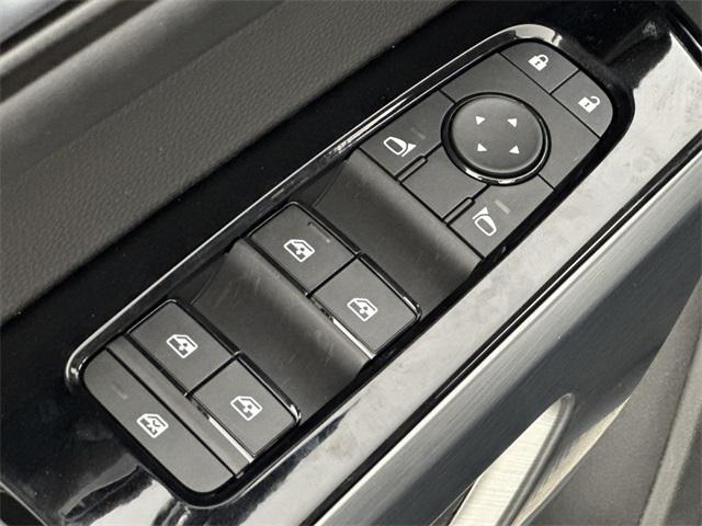 Photo of 2025 Super Black Nissan Pathfinder