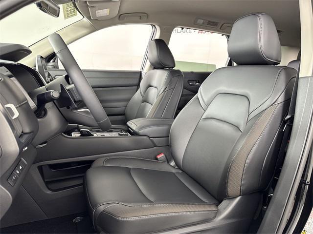 Photo of 2025 Super Black Nissan Pathfinder
