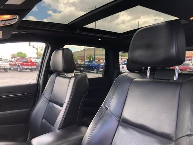 Photo of 2020 Diamond Black Crystal Pearlcoat Jeep Grand Cherokee