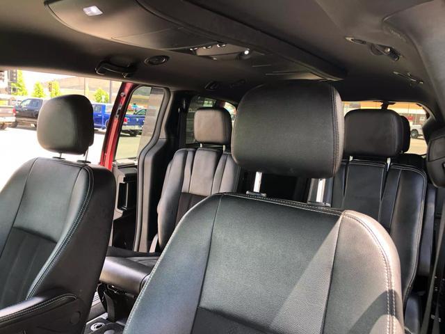 Photo of 2019 Maroon Dodge Grand Caravan