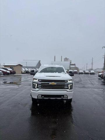 Photo of 2022 White Chevrolet Silverado 3500