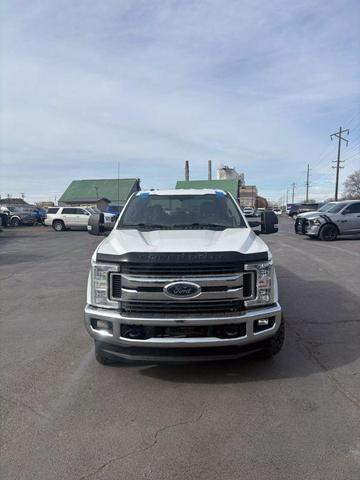 Photo of 2015 White Ford F-350