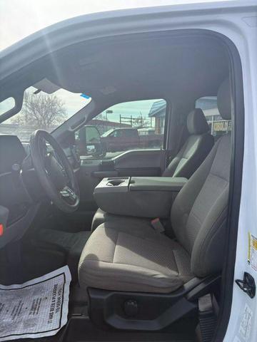 Photo of 2015 White Ford F-350