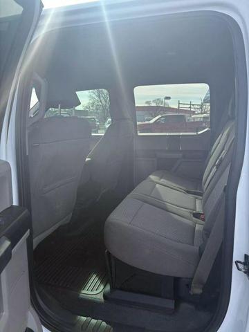 Photo of 2015 White Ford F-350