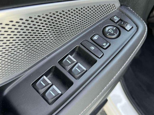 Photo of 2022 Platinum White Pearl Acura MDX