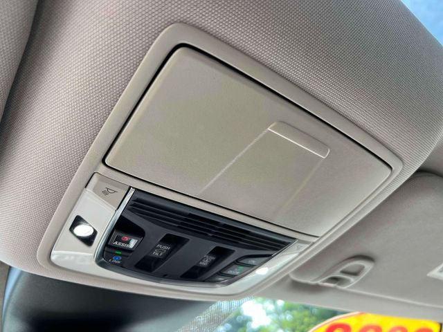 Photo of 2022 Platinum White Pearl Acura MDX