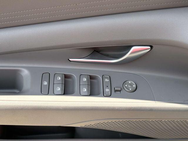 Photo of 2023 Electric Shadow Hyundai ELANTRA