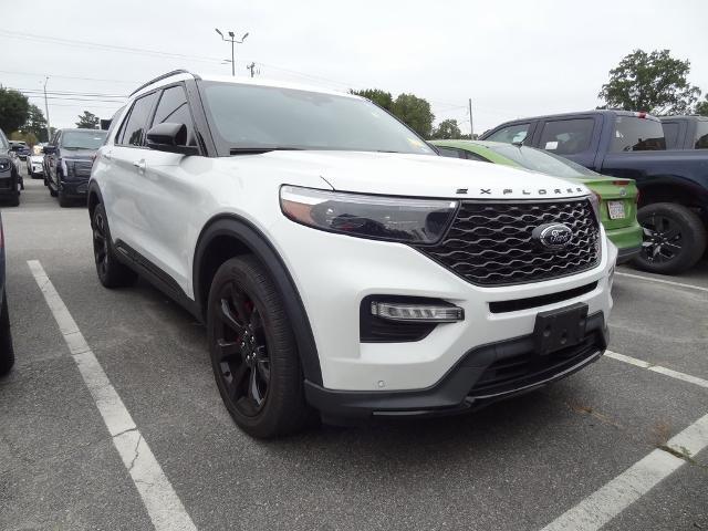 Photo of 2022 STAR WHITE MET TRI-COAT Ford Explorer