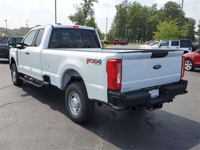 Photo of 2025 Oxford White Ford F-250