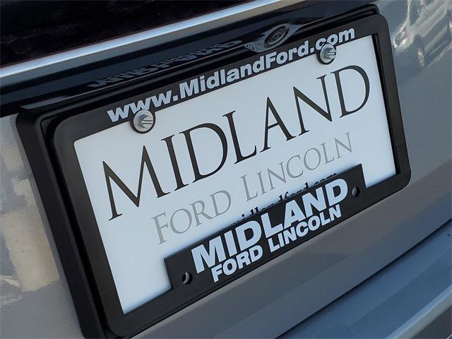 Photo of 2025 Lustrous Gray Metallic Lincoln Nautilus