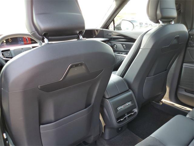 Photo of 2025 Lustrous Gray Metallic Lincoln Nautilus