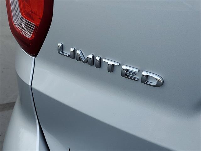 Photo of 2018 Ingot Silver Metallic Ford Explorer
