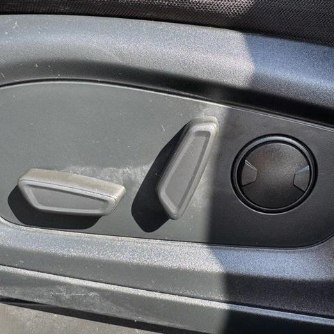Photo of 2022 Black Metallic Ford Explorer